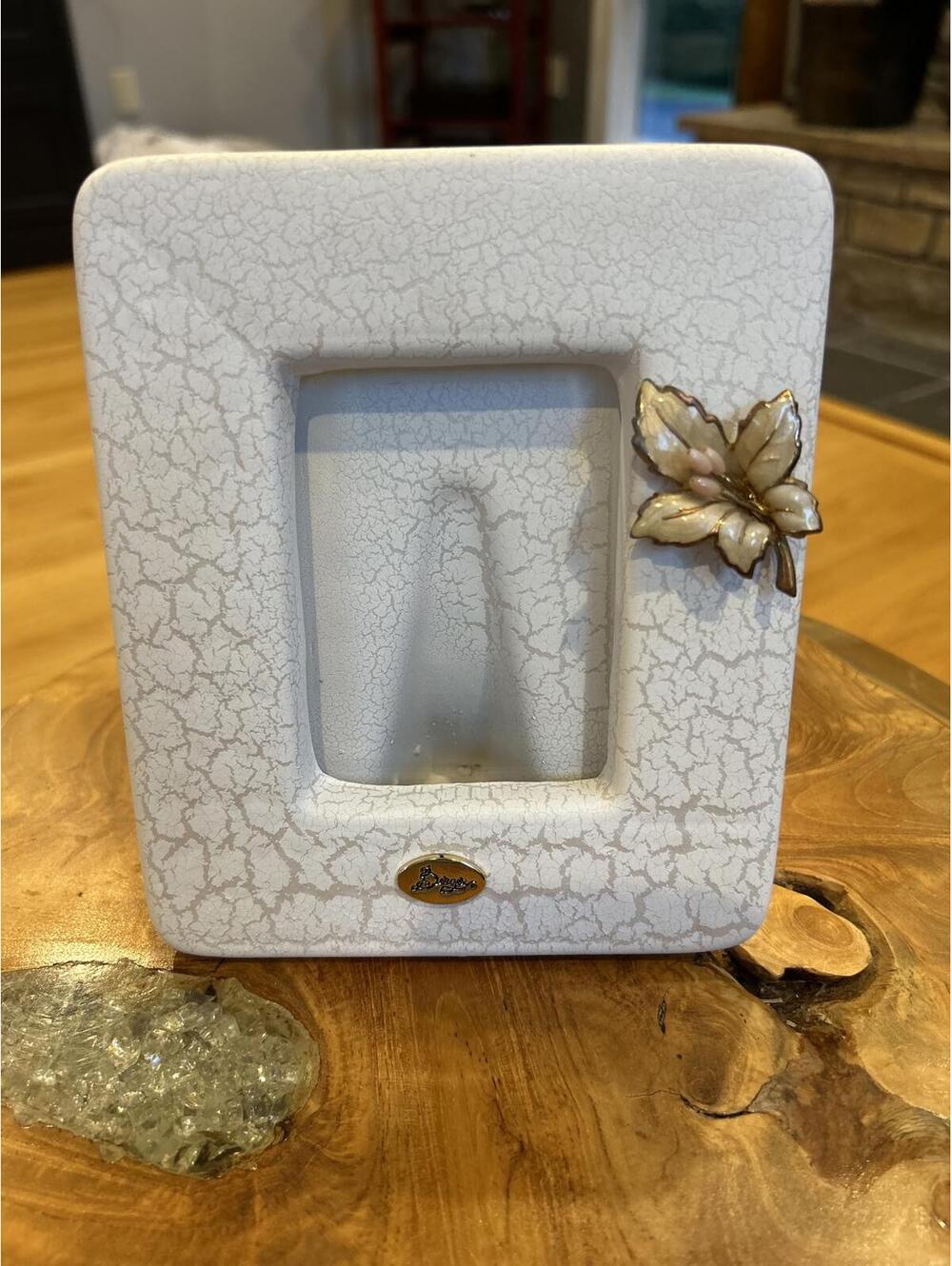 Vintage Bergere Decorative Picture Frame with Leaf Accent